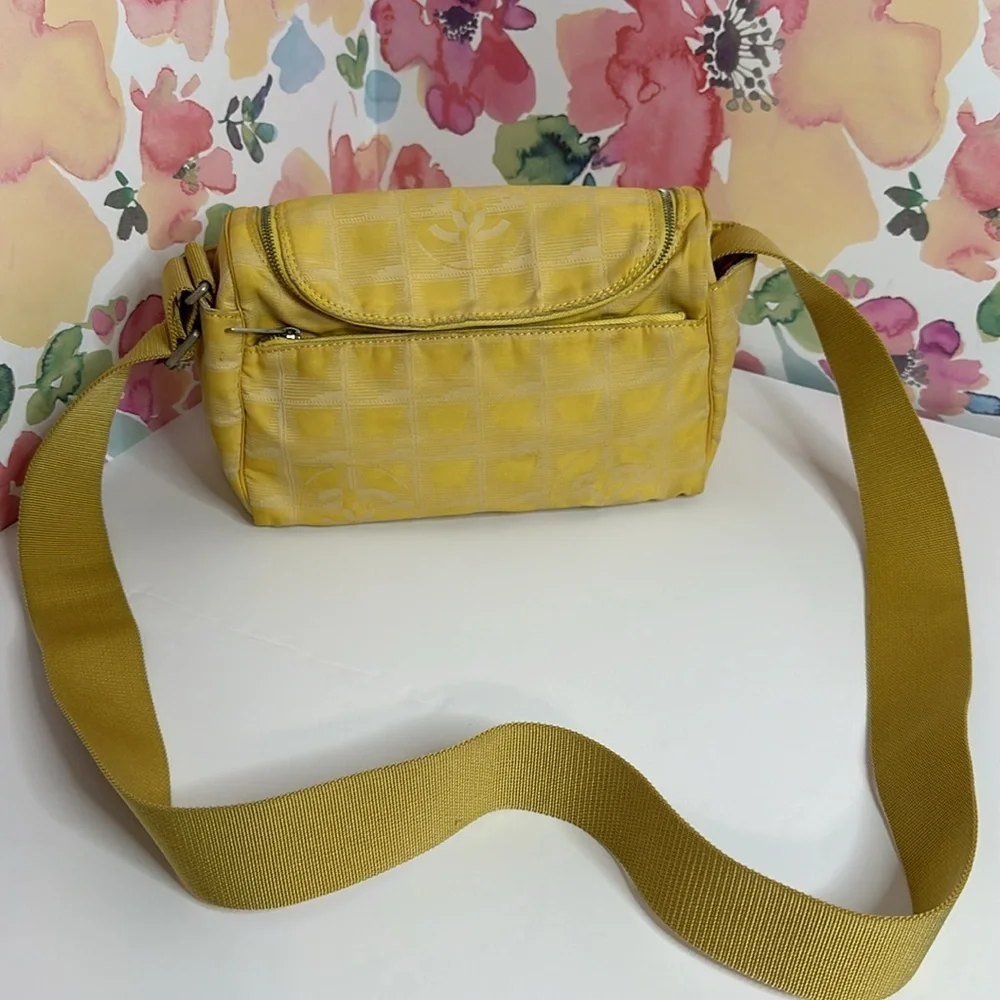 💯Authentic Chanel Travel Line Zip Shoulder Bag Nylon Small🍀